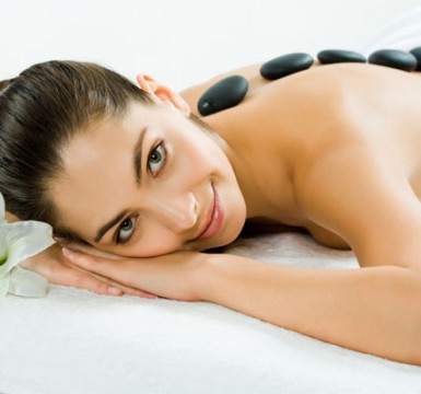 Massage foot 90 phút bằng tinh dầu và đá nóng